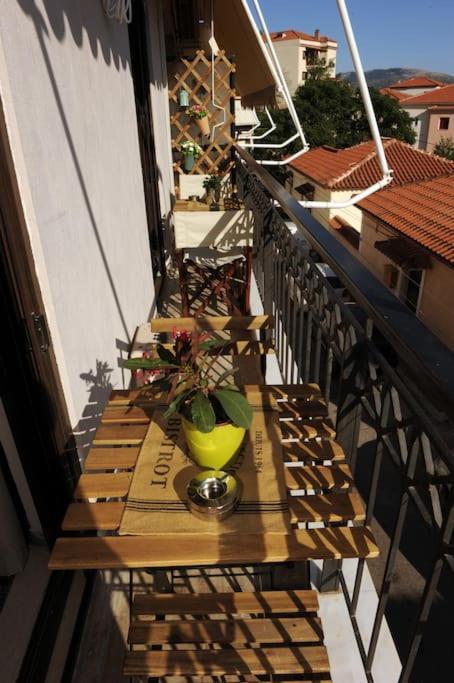 Delphic Moments - Sunny App 3Br, 2Ba With View Apartment Exterior foto